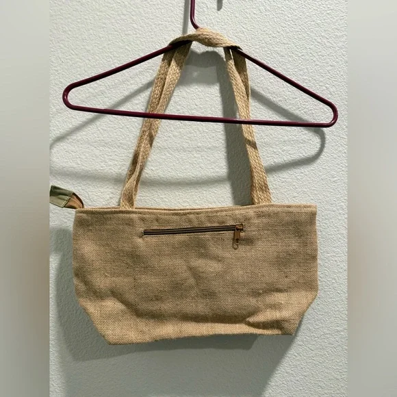 ❗️SALE❗️Embroidered Floral Tote Bag - Picture 4 of 5